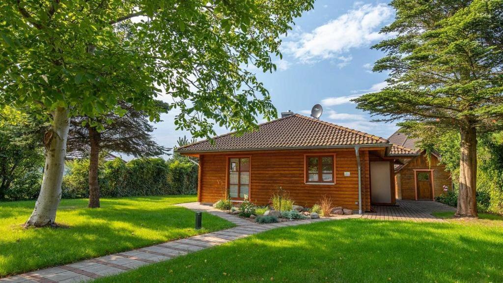 Holzkate Villa Born Exteriör bild